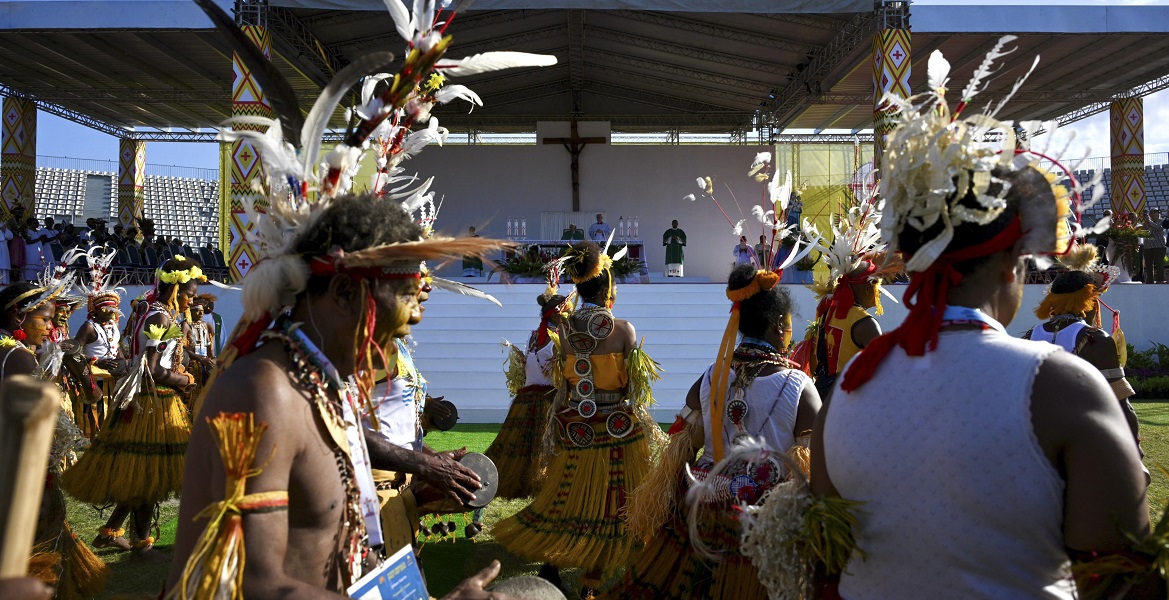 El papa Francisco, durante la misa celebrada en Papúa Nueva Guinea
