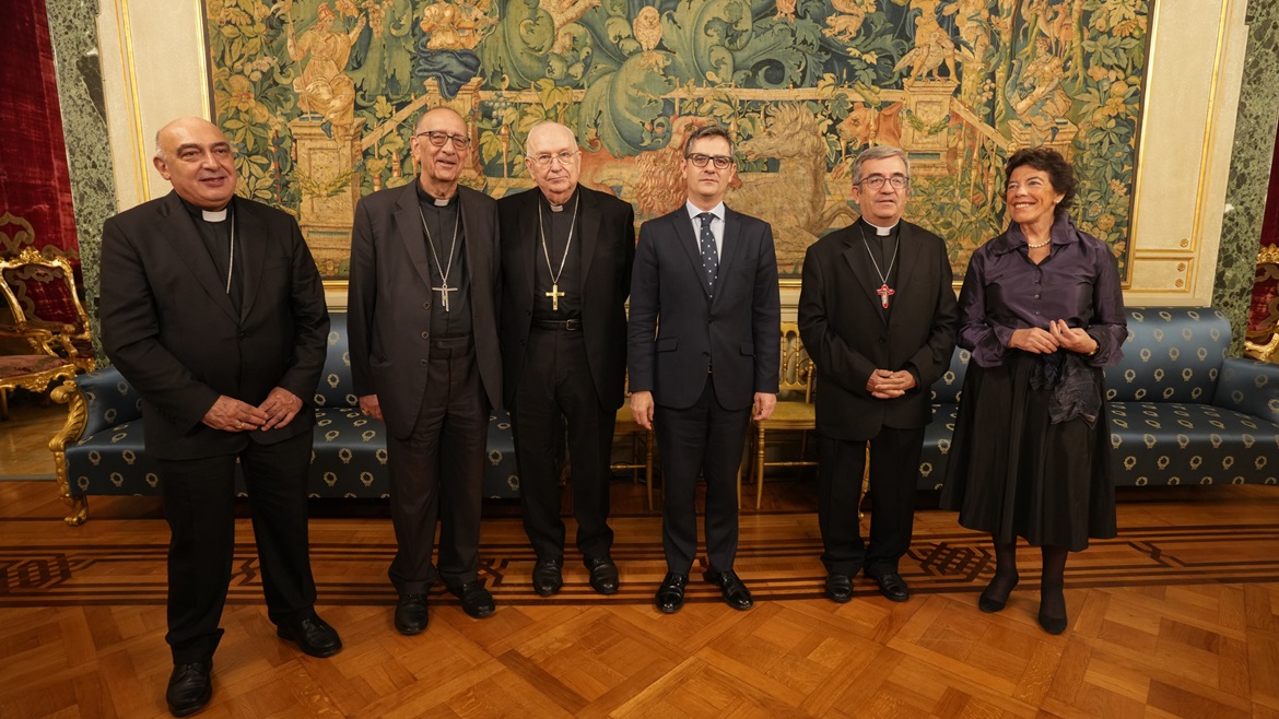 Enrique Benavent, Juan José Omella, Fernando Vérgez, Félix Bolaños, Luis Argüello e Isabel