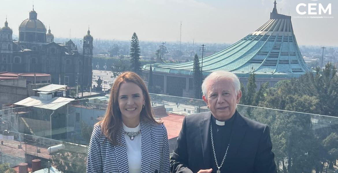 Obispo Ramón Castro y Clara Luz Flores