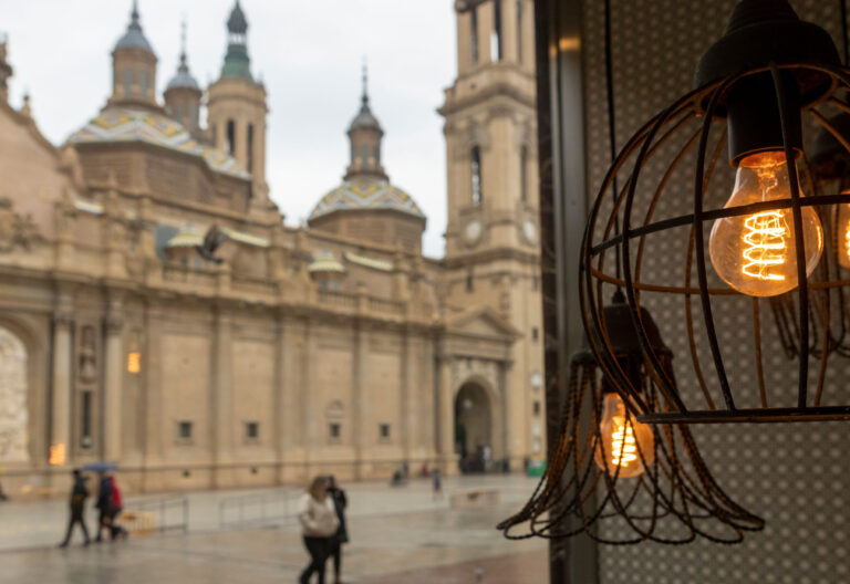 Récord de peregrinos internacionales en el Pilar: la basílica de Zaragoza se consolida como