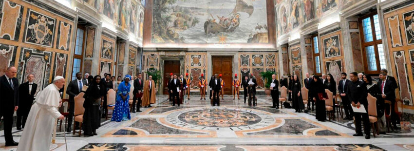 “La comunidad internacional no puede renunciar a su deber de buscar la paz”, reclama Francisco