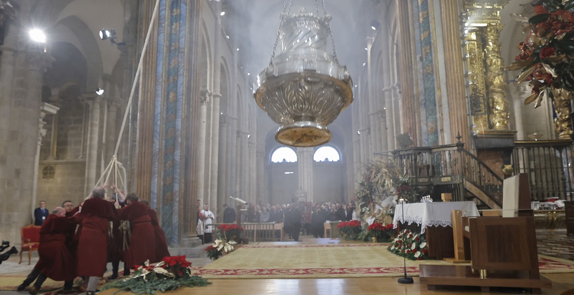 SANTIAGO DE COMPOSTELA, 30/12/2024.- Ofrenda de la Traslación del apóstol Santiago, este lunes en