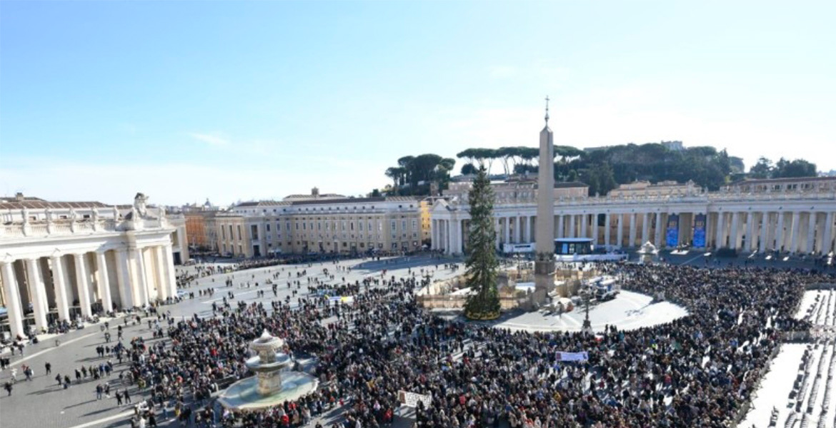 Plaza De San Pedro Angelus Diciembre