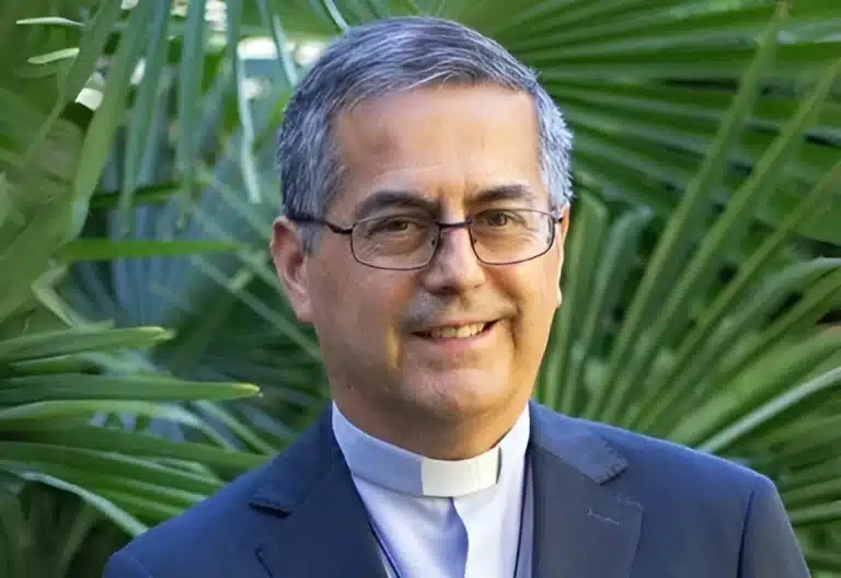 El arzobispo de Concepción llama a favorecer estrategias que permitan la regularización de los