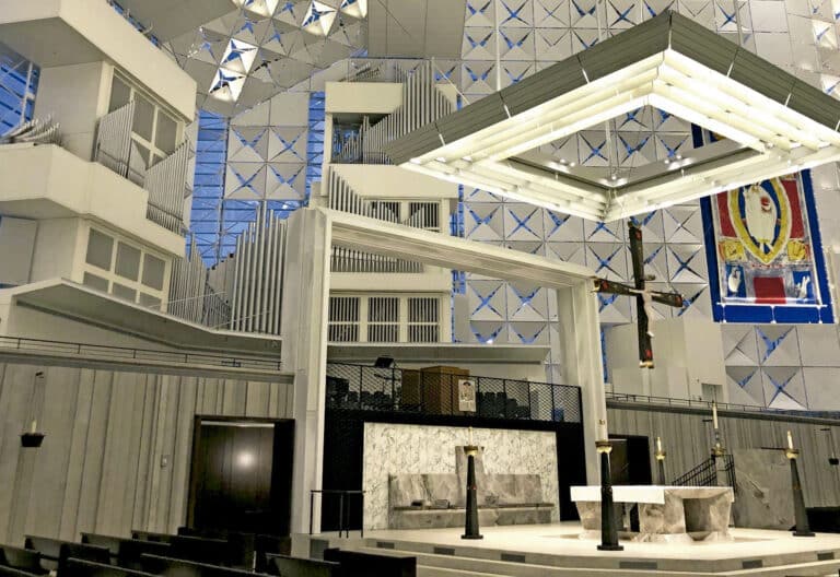 iglesia presbiteriana de cristal, sede de la Diócesis de Orange,