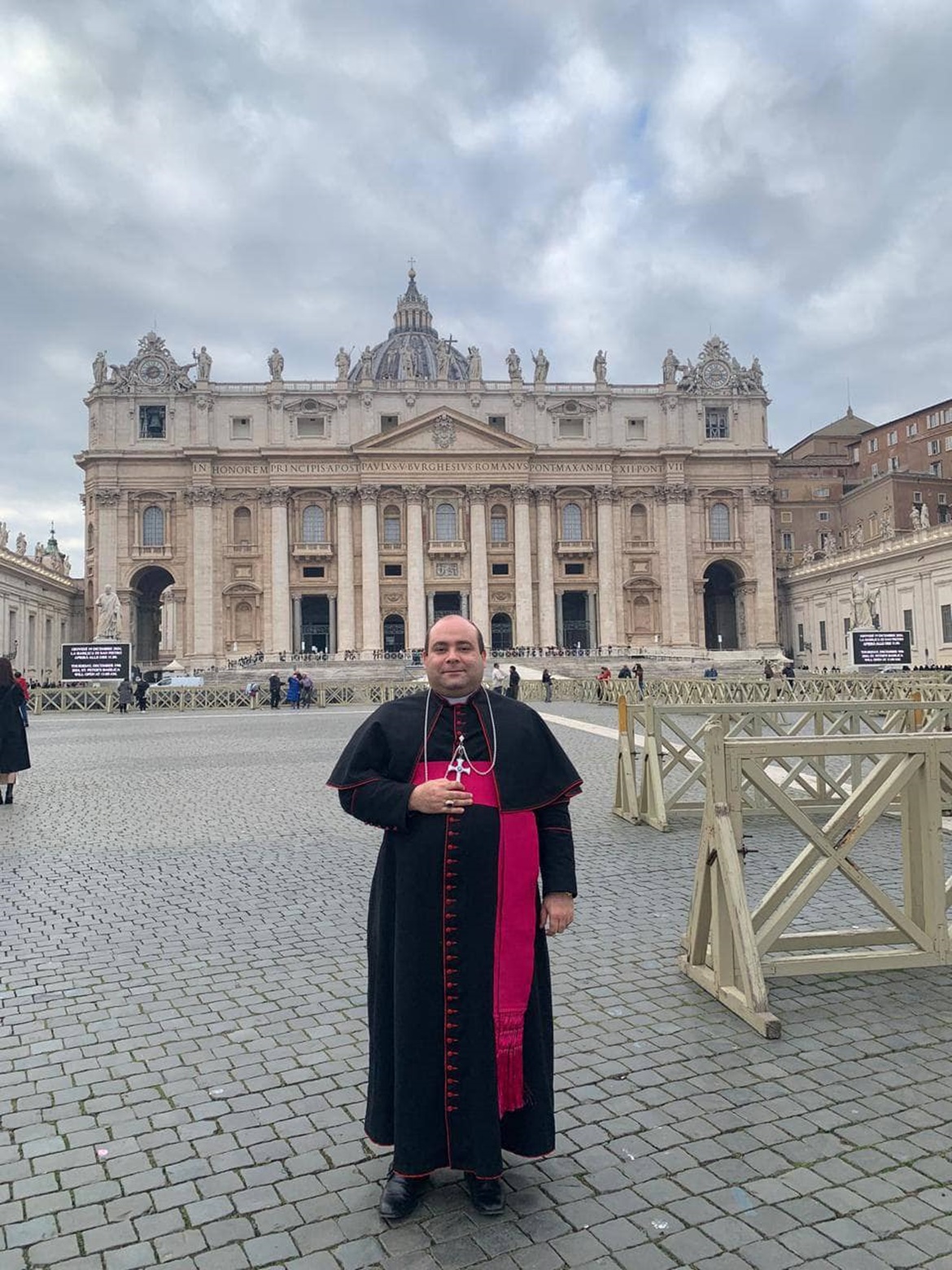 Rodrigo Ribeiro da Silva, en la Plaza de San Pedro del Vaticano