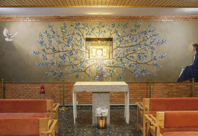 El Árbol de la Vida’ (2016), en la parroquia madrileña de San Juan Crisóstomo.