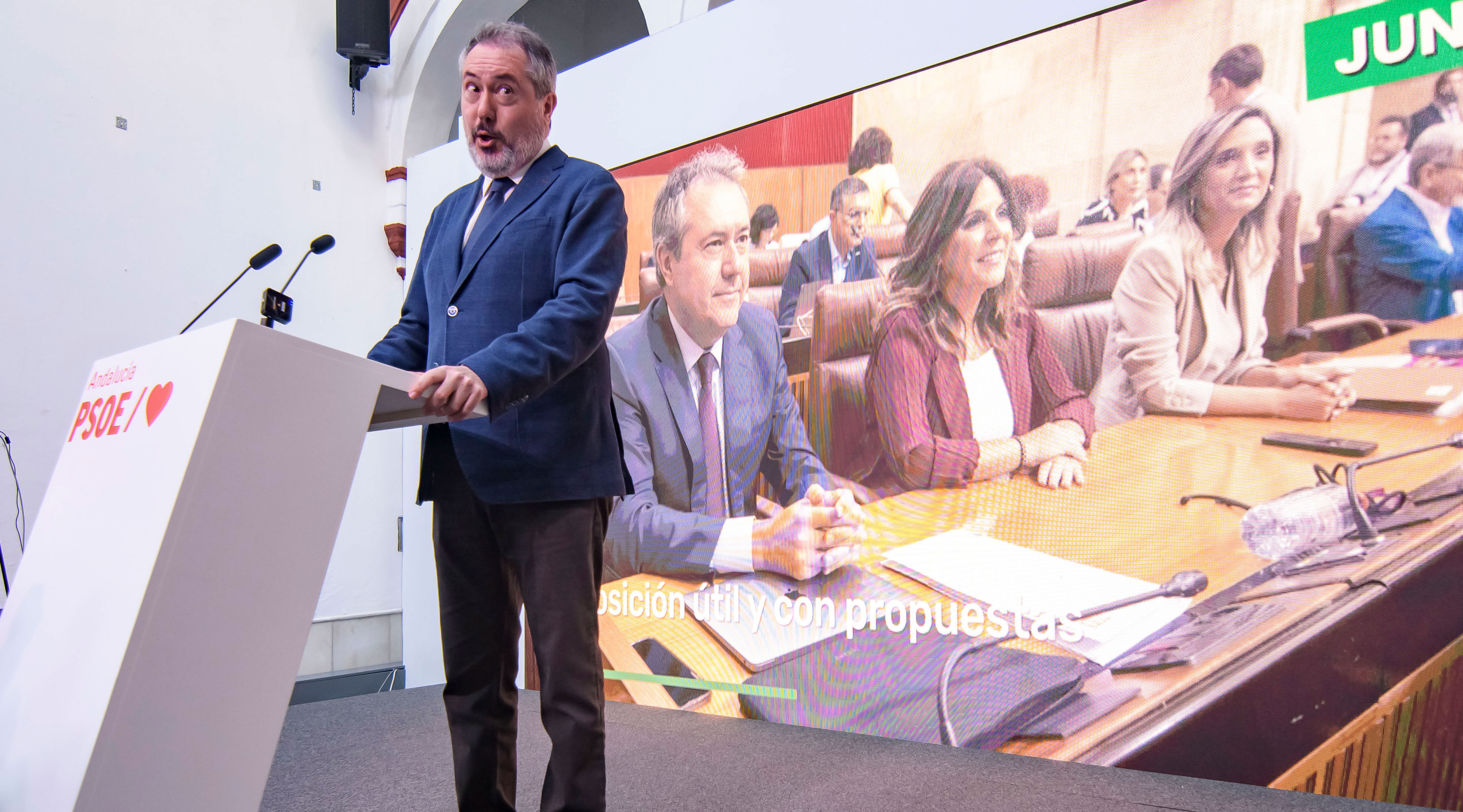 El secretario general del PSOE andaluz, Juan Espadas, ha anunciado este martes que no optará a la