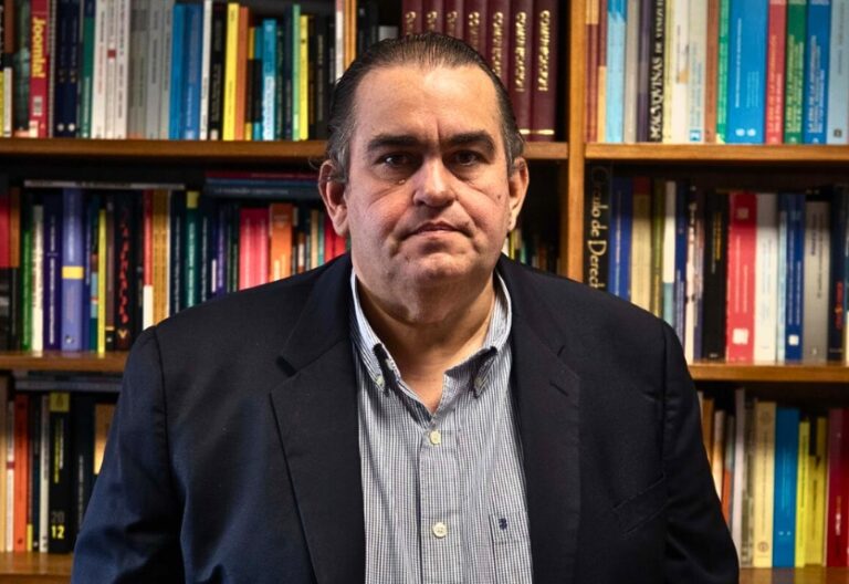 Carlos Correa, activista de derechos humanos