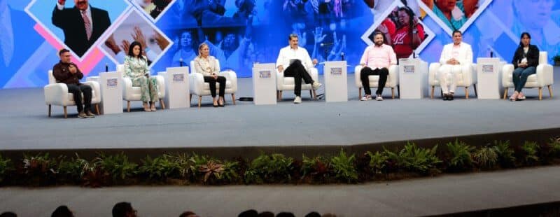 Nicolás Maduro y pastores