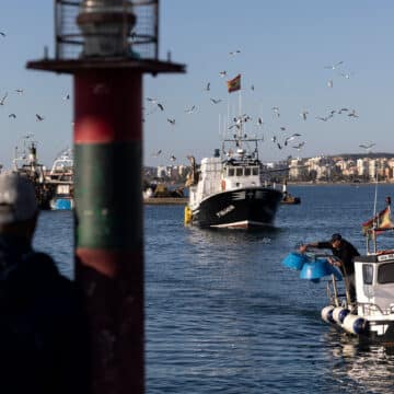 pescadores andaluces de la modalidad de arrastre