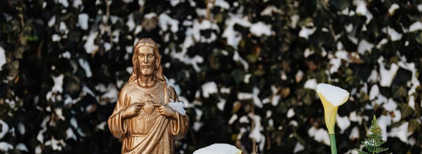 Más de 400 personas se reúnen en Valladolid en torno al Corazón de Jesús