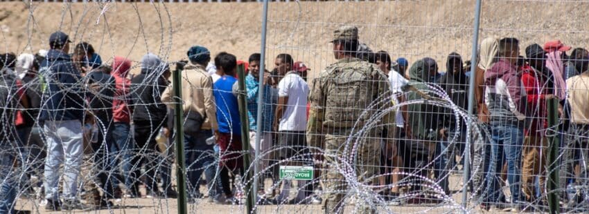 Migrantes en la frontera sur de EE.UU