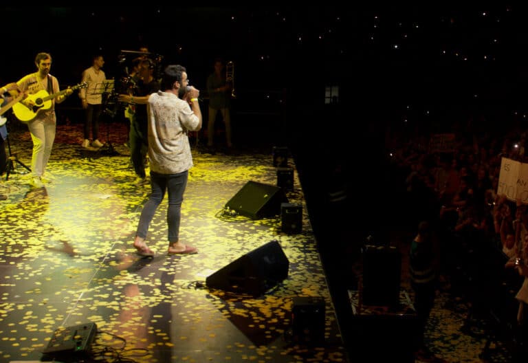 Fotogramas del musical 'Descalzos'. Movimiento eclesial juvenil católico