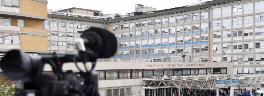 El papa Francisco: pronóstico reservado tras una crisis asmática aguda