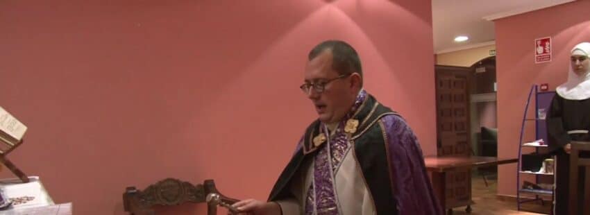 Las ex monjas de Belorado fichan ahora a un falso capellán alemán para su restaurante