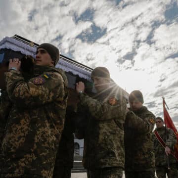 Tras “otra terrible noche en Ucrania”, con 20 muertos y casi 60 heridos, Epifaniy denuncia el