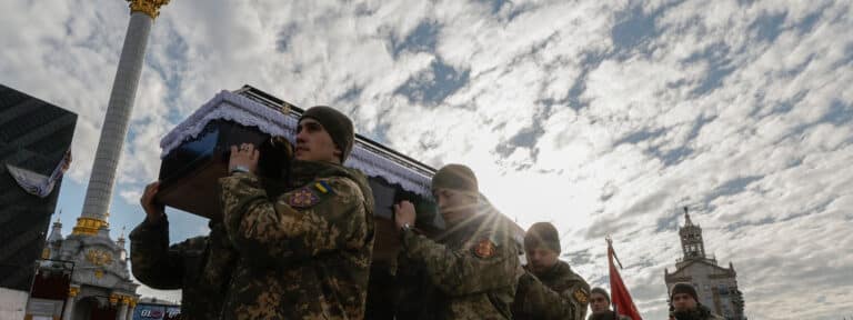 Tras “otra terrible noche en Ucrania”, con 20 muertos y casi 60 heridos, Epifaniy denuncia el