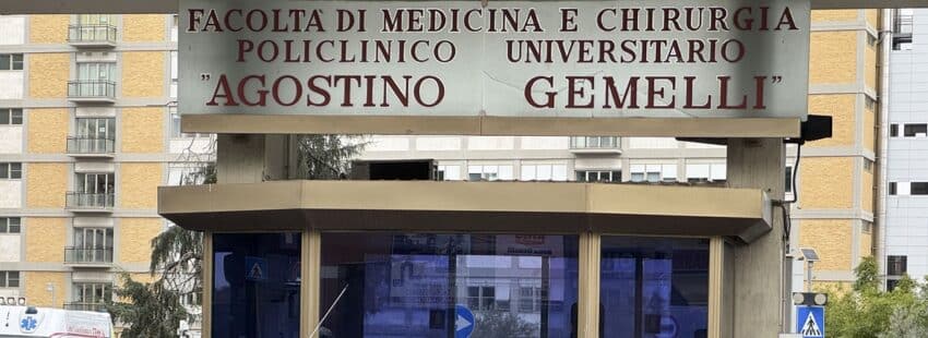 CIUDAD DEL VATICANO, 14/02/2025.- Una vista general del hospital Agostino Gemelli de Roma, donde el