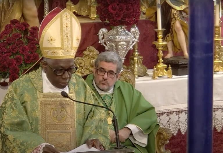 El cardenal Sarah ‘on tour’: primera estación en Sevilla