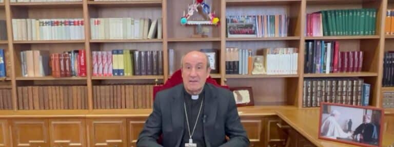 El obispo de Córdoba, Jesús Fernández González, se presenta a su nueva comunidad diocesana