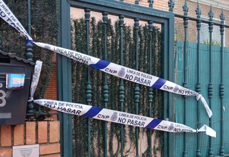 BADAJOZ, 10/03/2025.-Exteriores del piso tutelado de Badajoz , ubicado en la calle Castillo de