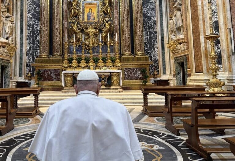 Nueva escapada del papa Francisco: oración en la basílica en Santa Maria la Mayor