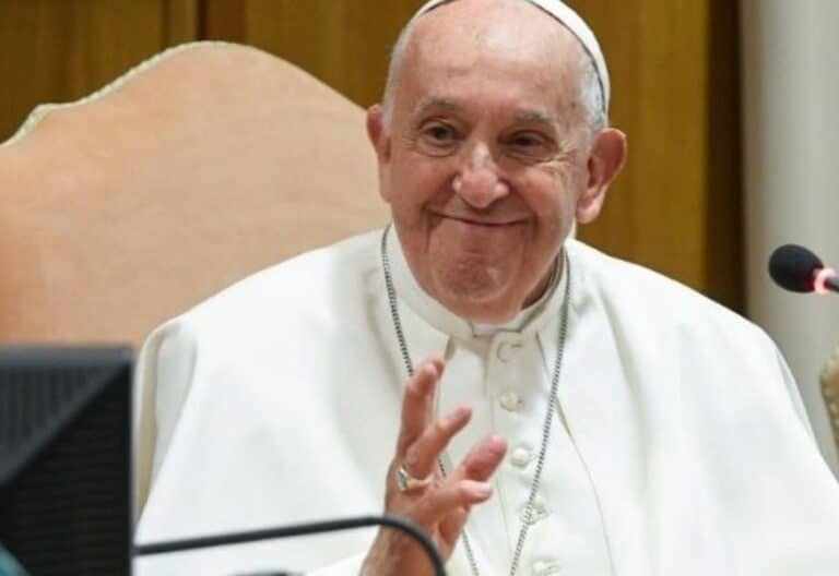 Argentina: importante Biblioteca organiza la Colección Temática Especial sobre el papa Francisco