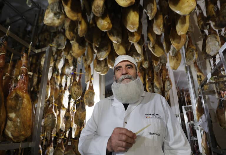 Embutidos Fermín, la primera empresa española que exportó jamón ibérico a EEUU, teme que los aranceles del 20% chafen el "momento dulce" que vivía ahora el producto en ese mercado y provoquen "un frenazo" en sus ventas.