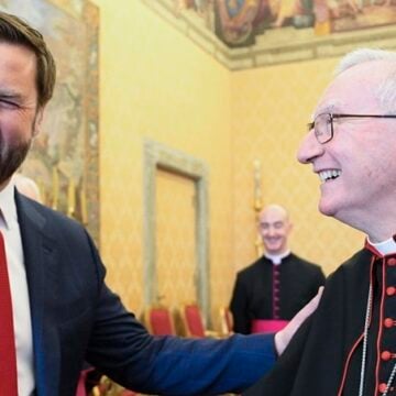 El cardenal Parolin, durante el encuentro mantenido con JD Vance