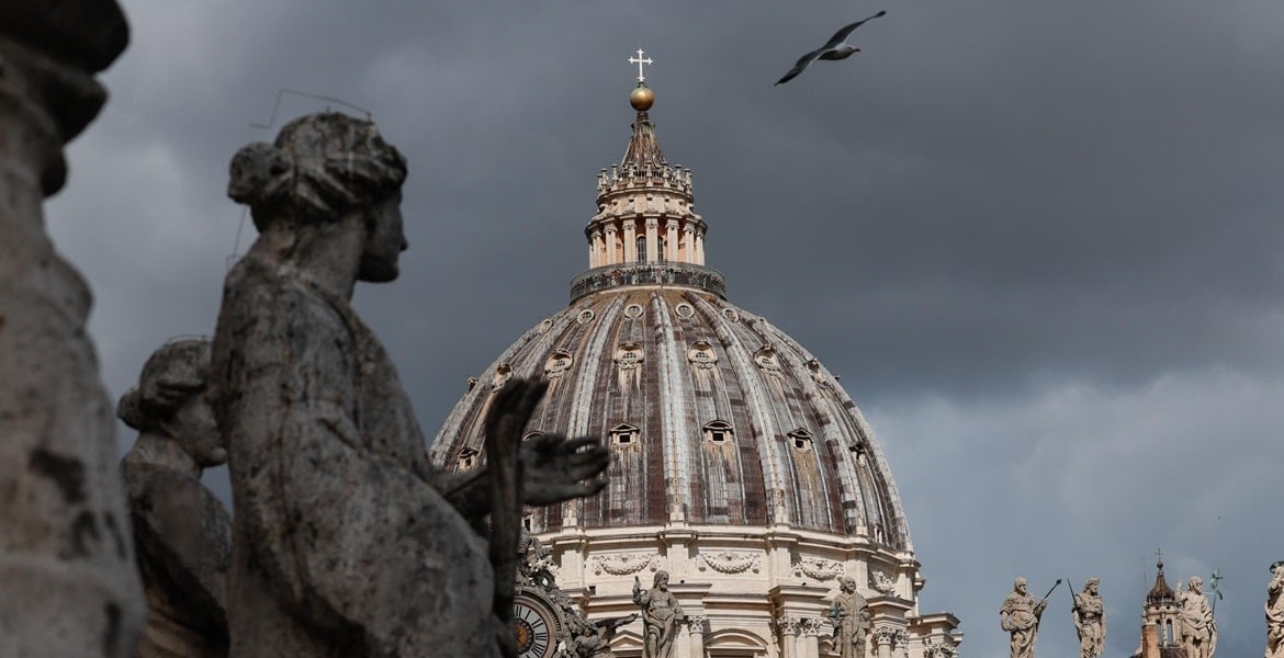 La cúpula de San Pedro, durante la segunda jornada del cónclave
