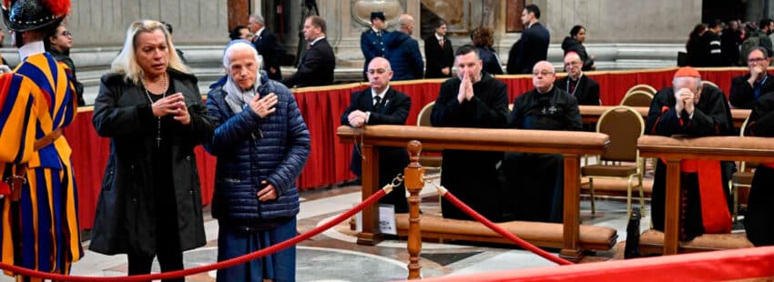 Laura Esquivel, paraguaya del grupo de transexuales acompañadas por sor Geneviève, lloró a “su