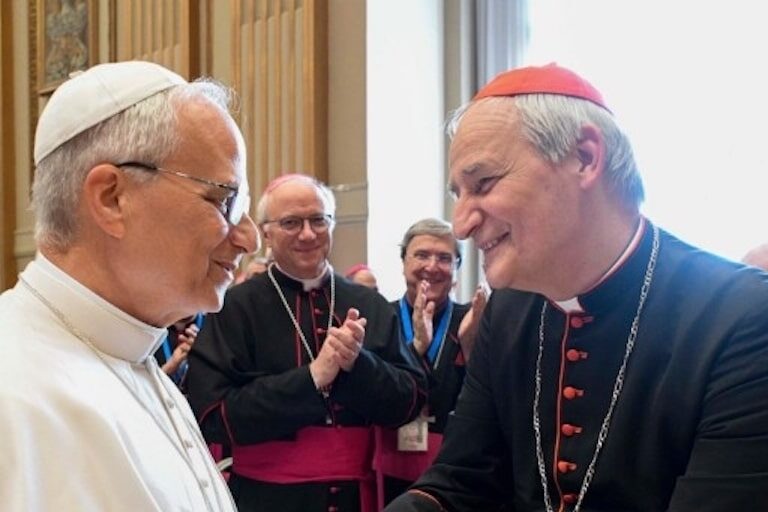 León XIV y Matteo Zuppi