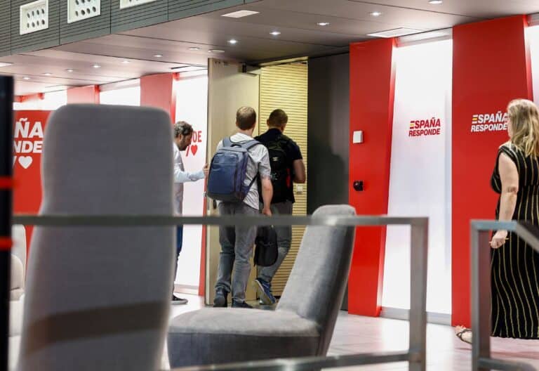 La Unidad Central Operativa (UCO) de la Guardia Civil ha accedido este viernes a la sede del PSOE, en la calle Ferraz, Madrid