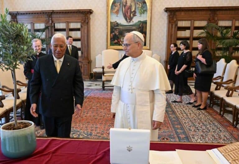 Antonio Costa con el Papa