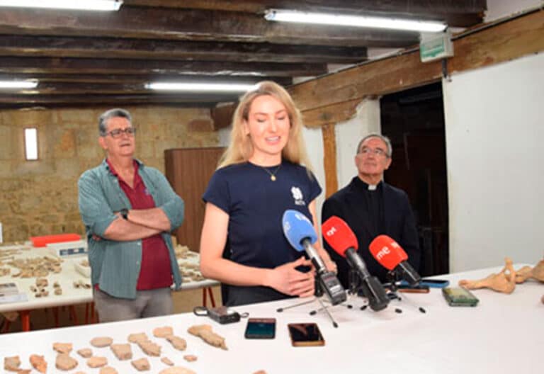 Estudiosos de medio mundo se vuelcan para identificar los restos de una capilla de la catedral de