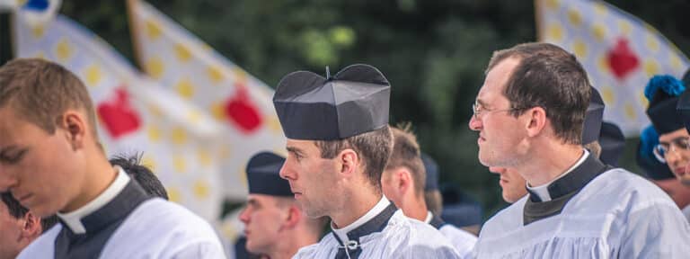 ¿Encontrará Francia la solución a la “cuestión tradicionalista” sobre la misa tridentina en