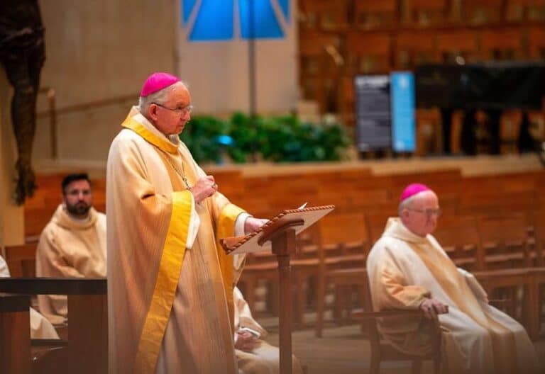 Arzobispo José H. Gómez