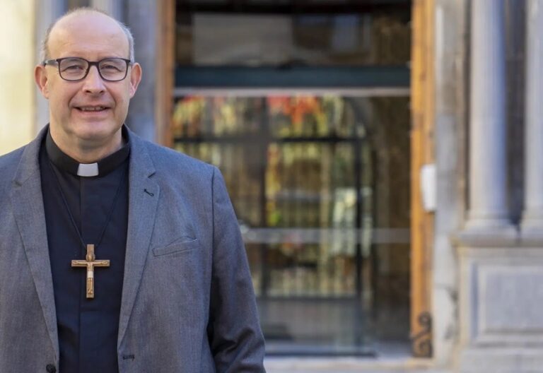 Satué, a los católicos malagueños: “Apartaos de actitudes clericalistas”