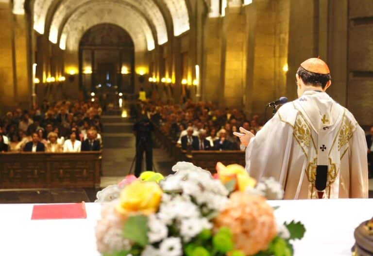 El cardenal José Cobo, en el Valle de los Caídos