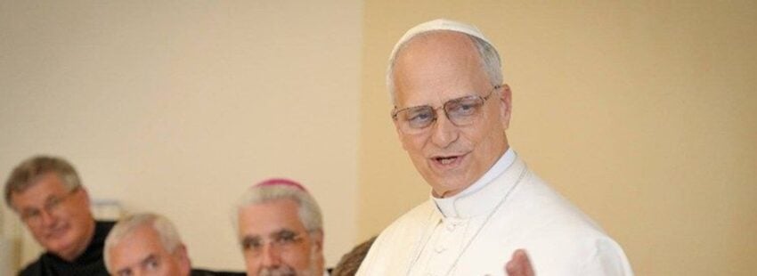 León XIV, durante el almuerzo con los agustinos