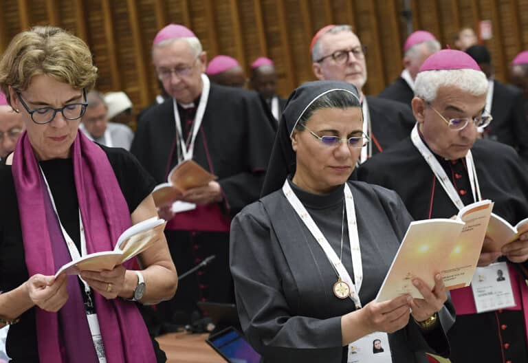 Sínodo de la Sinodalidad. Religiosa, laica y obispos