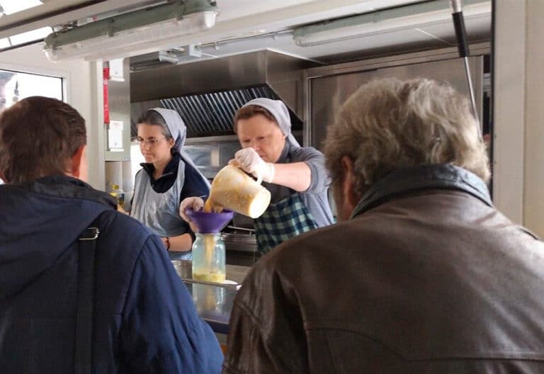 Las Franciscanas Misioneras, sembradoras de paz y alegría entre las trincheras de Ucrania