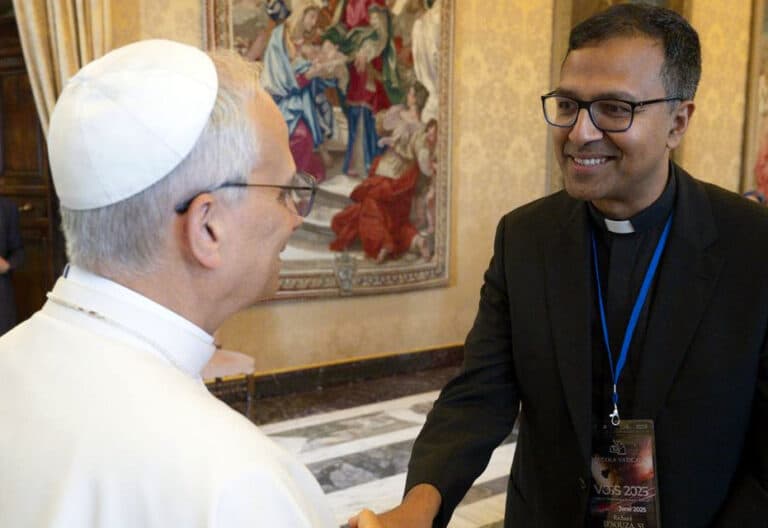 Richard D’Souza, director del Observatorio Vaticano