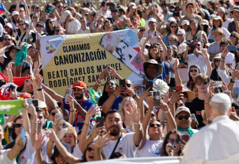 León XIV, durante la audiencia general