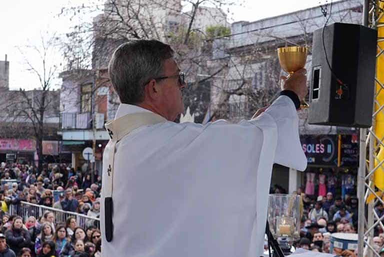 El arzobispo de Buenos Aires pidió que la Argentina sea una casa de reconciliación, encuentro y