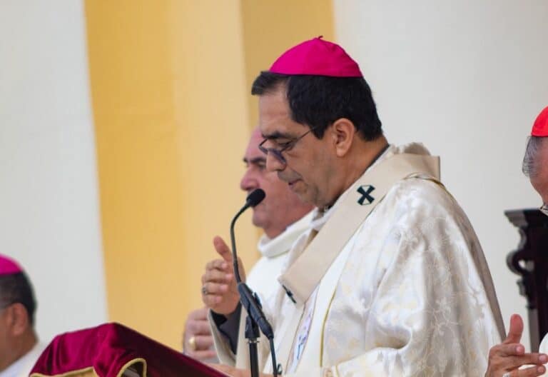 Arzobispo Escobar y cardenal Rosa