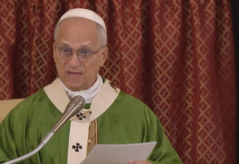 León XIV reclama en Albano vivir “una inmersión total en los riesgos que conlleva el amor”