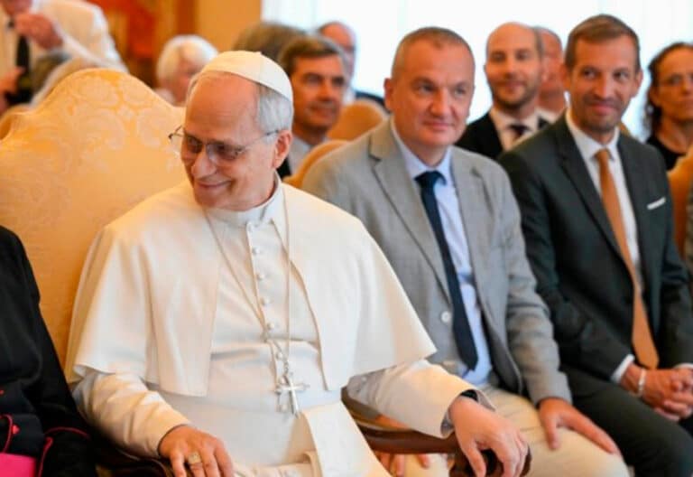 El Papa previene a los políticos franceses contra la “laicidad a veces malinterpretada”