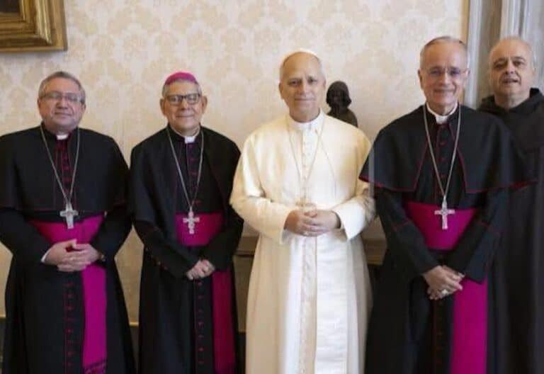 Papa León XIV con obispos nicaragüenses
